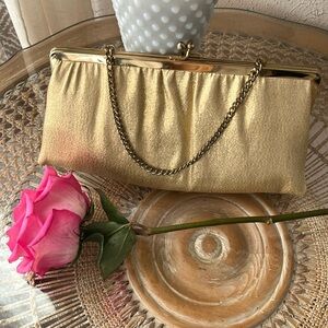 Vintage Ande gold shimmer clutch purse wrsitlet
